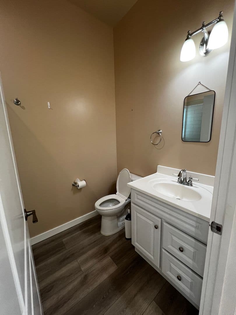 Whittier House: 5602 Hoover Ave