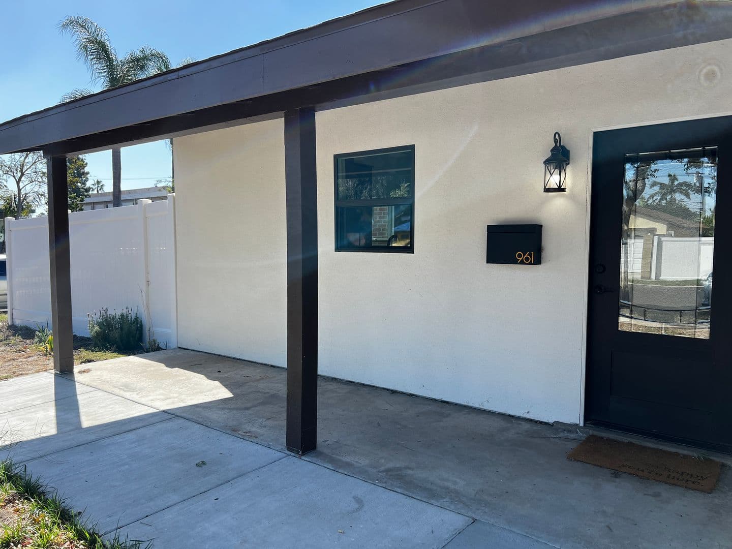 Anaheim House: 961 S Claudina St