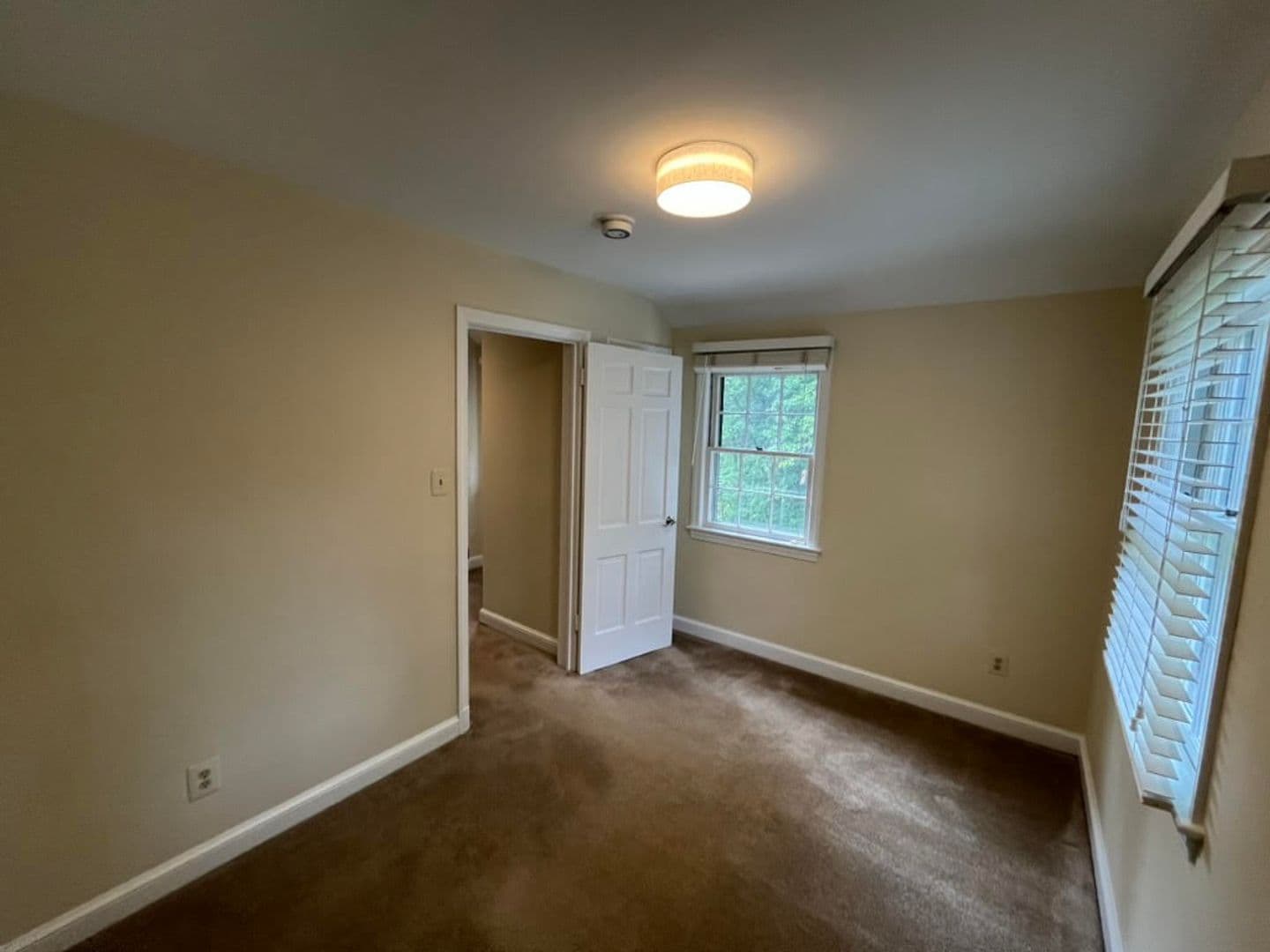 Kensington House: 4408 Glenridge St.