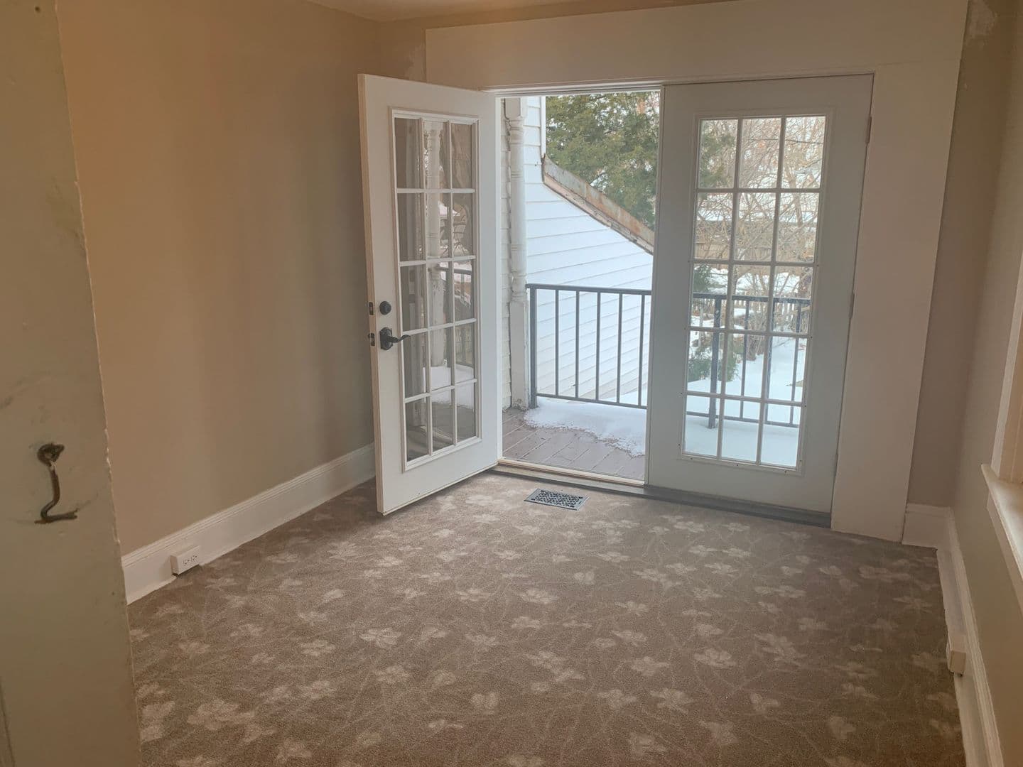FREDERICK Townhome: 205 W 5TH STREET