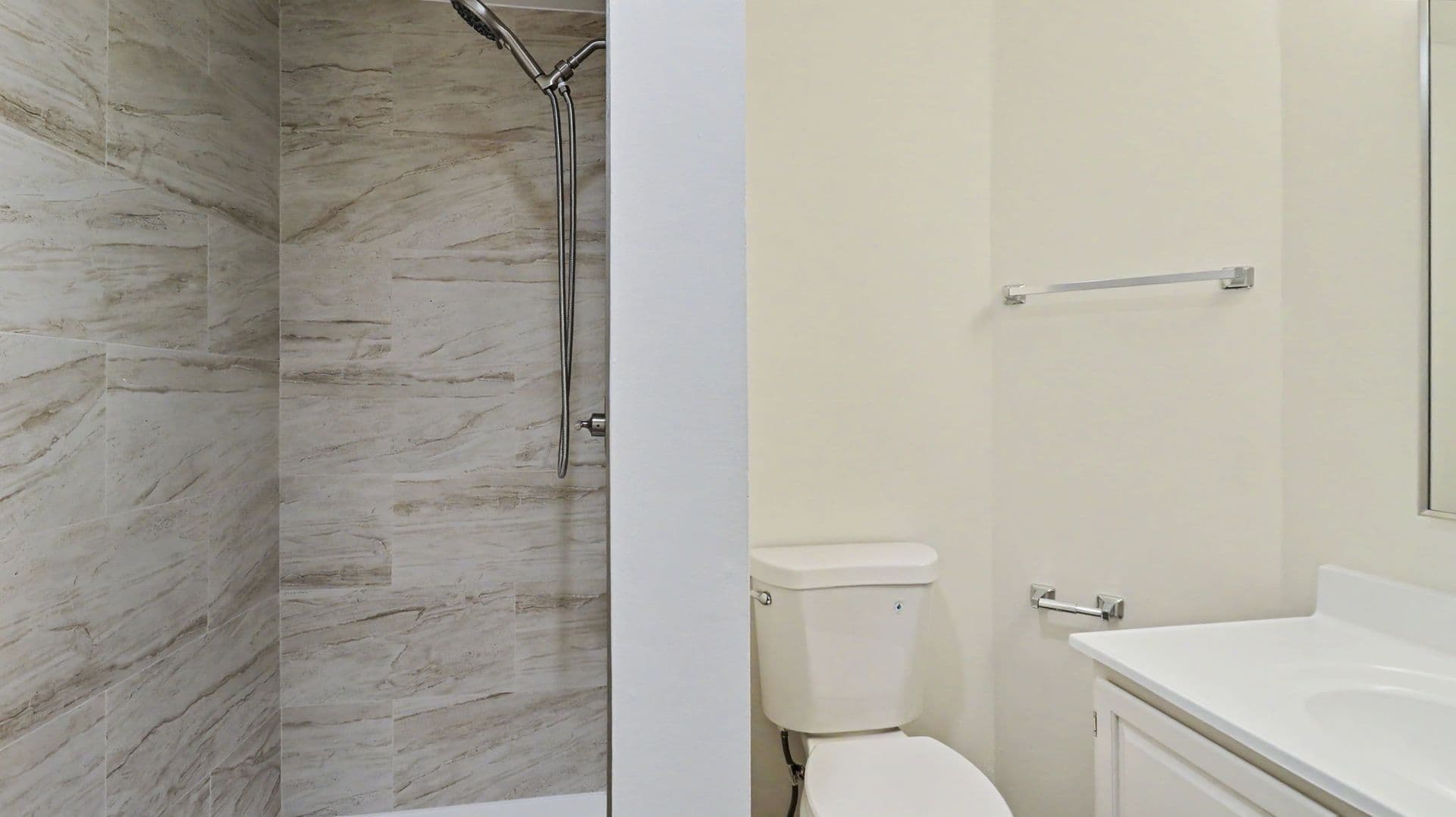 GERMANTOWN Condo: 12209 ST. PETER CT.