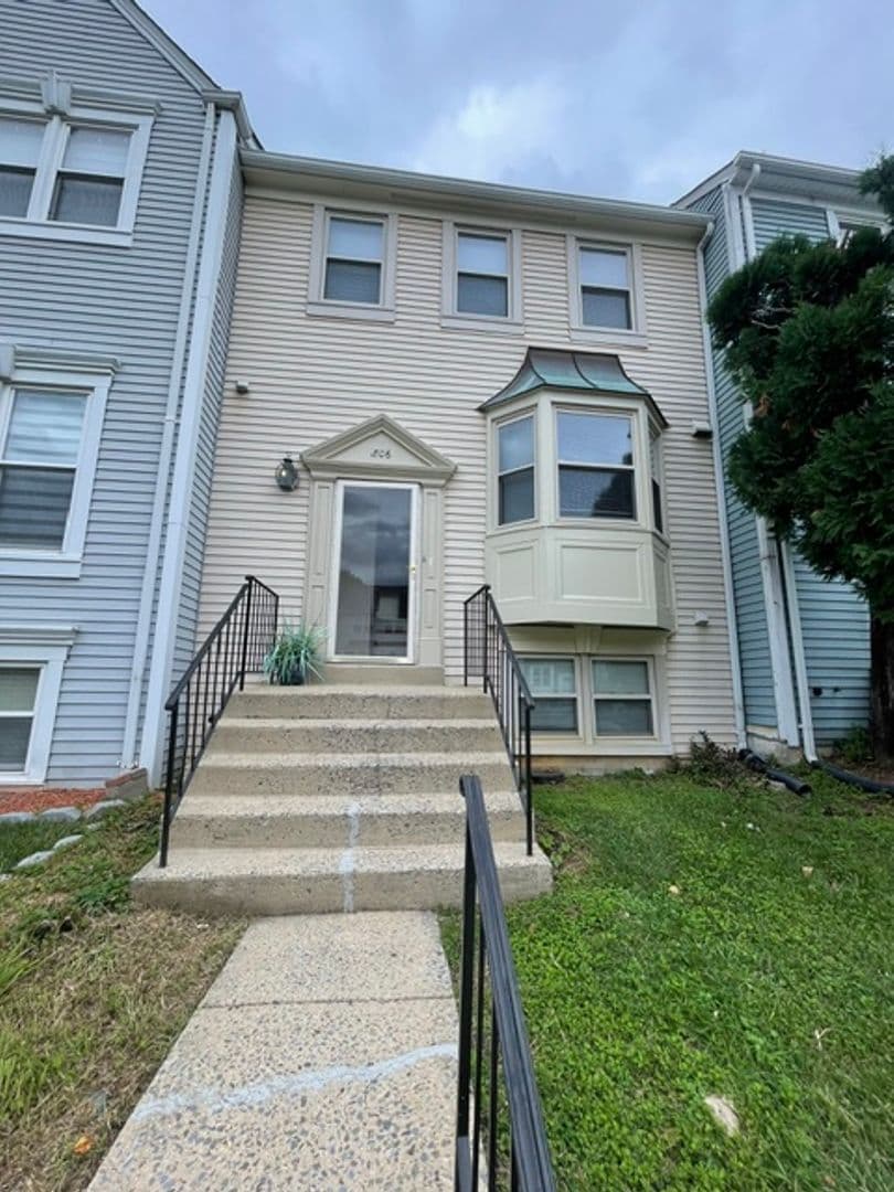 GAITHERSBURG House: 806 FLAGLER DRIVE