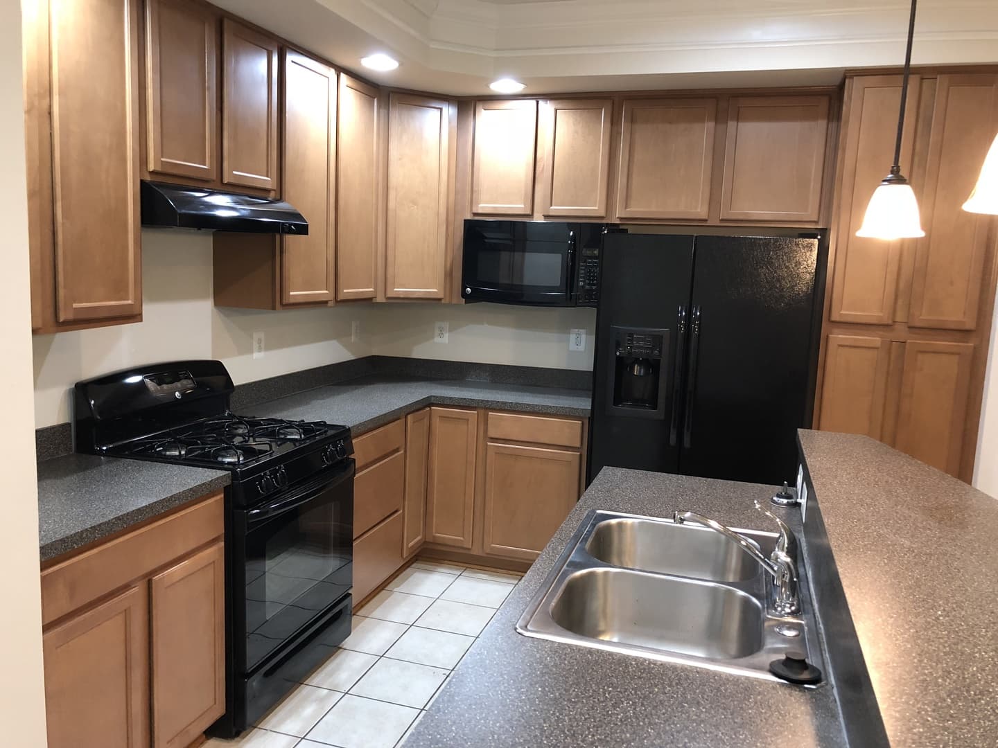 GAITHERSBURG House: 317 COMMUNITY CENTER AVE