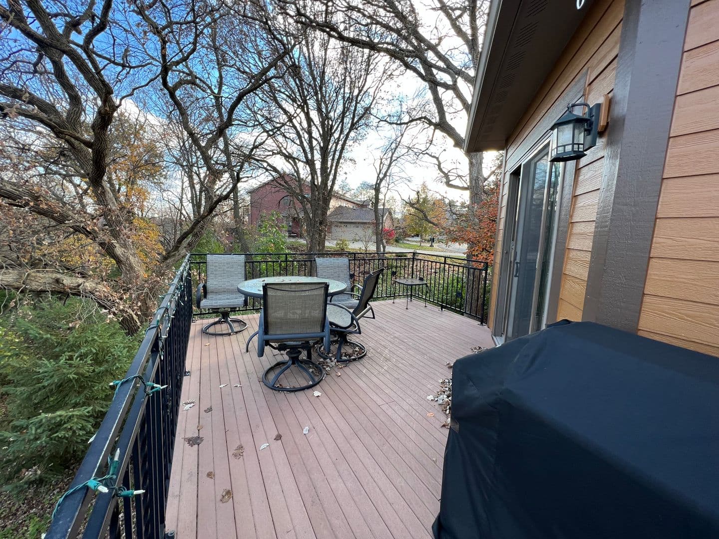Rochester House: 694 Panorama Cir NW