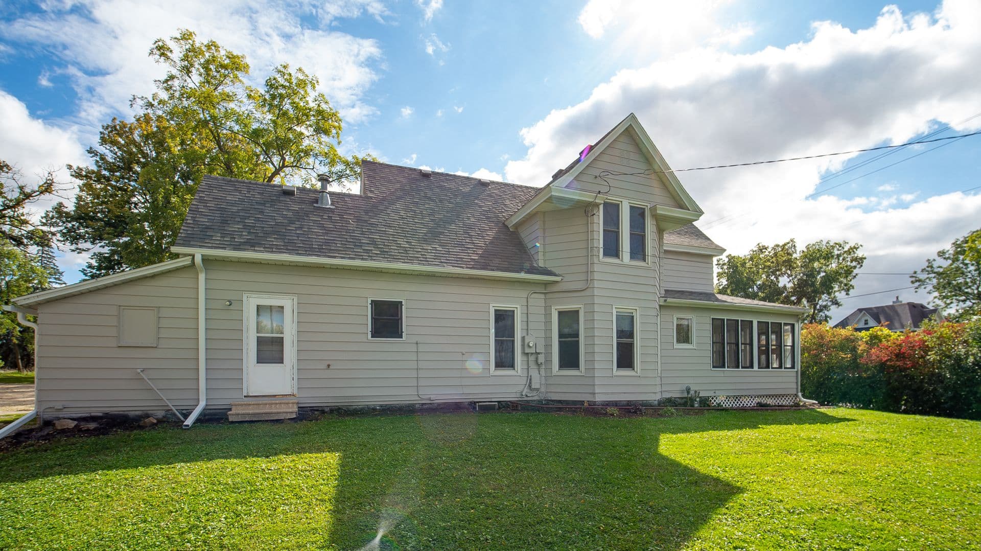 Stewartville House: 652 Hwy 63 S