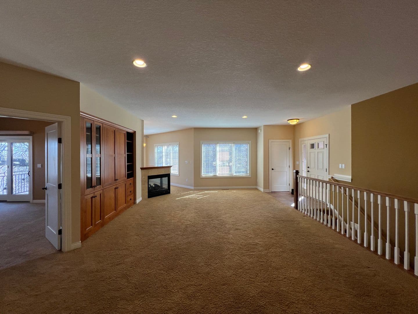 Rochester House: 694 Panorama Cir NW