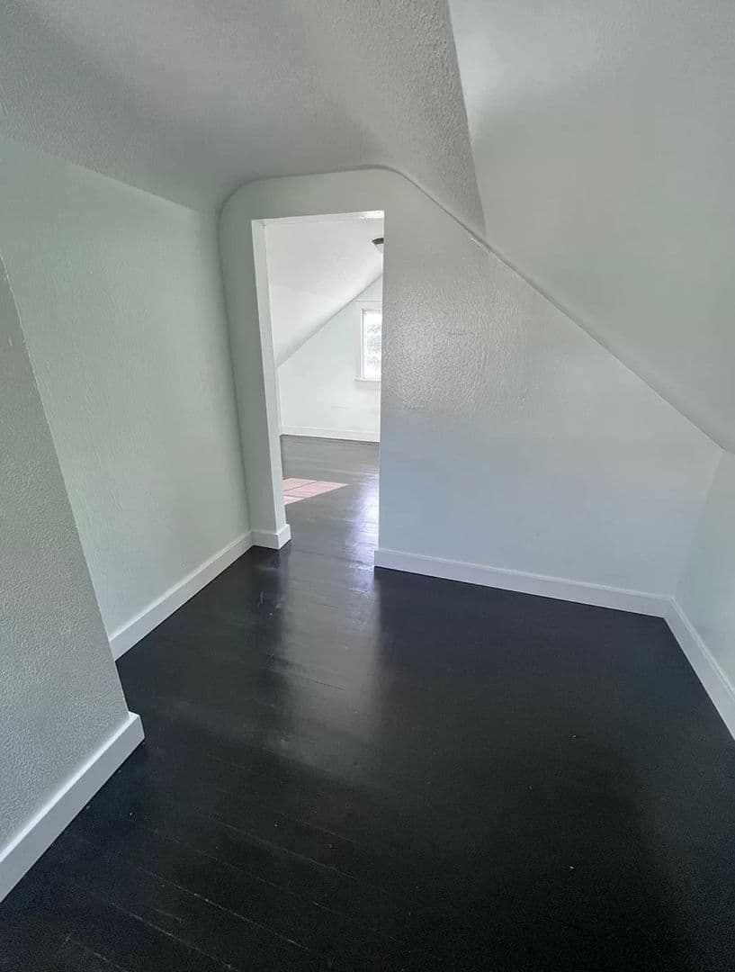 Rochester House: 617 12th St SE