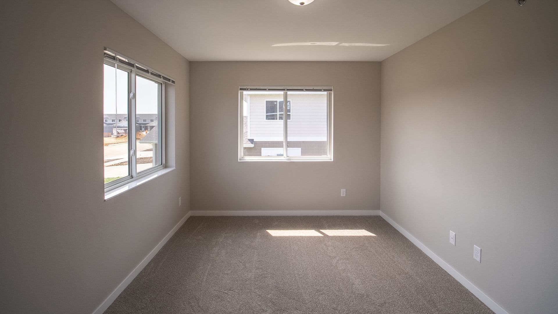 Kasson Apartment: 513-1303 15th Street NW