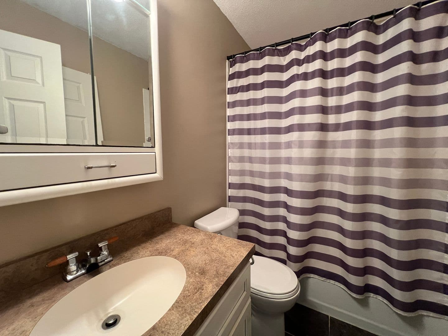 Rochester House: 535 19th St NW #36