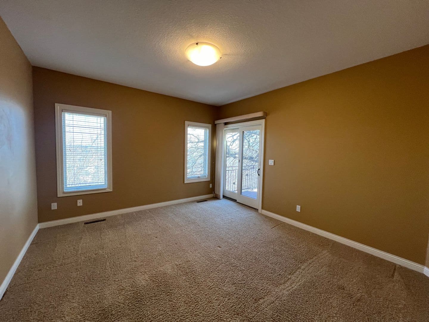 Rochester House: 694 Panorama Cir NW