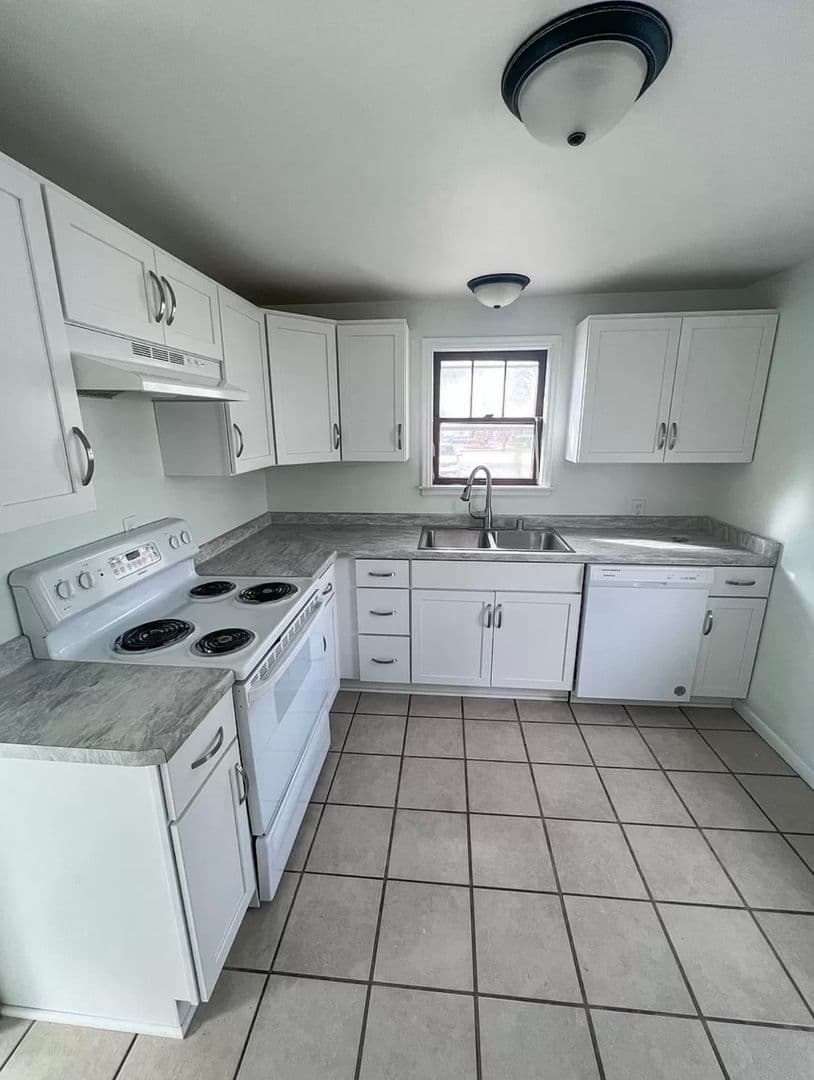 Rochester House: 617 12th St SE