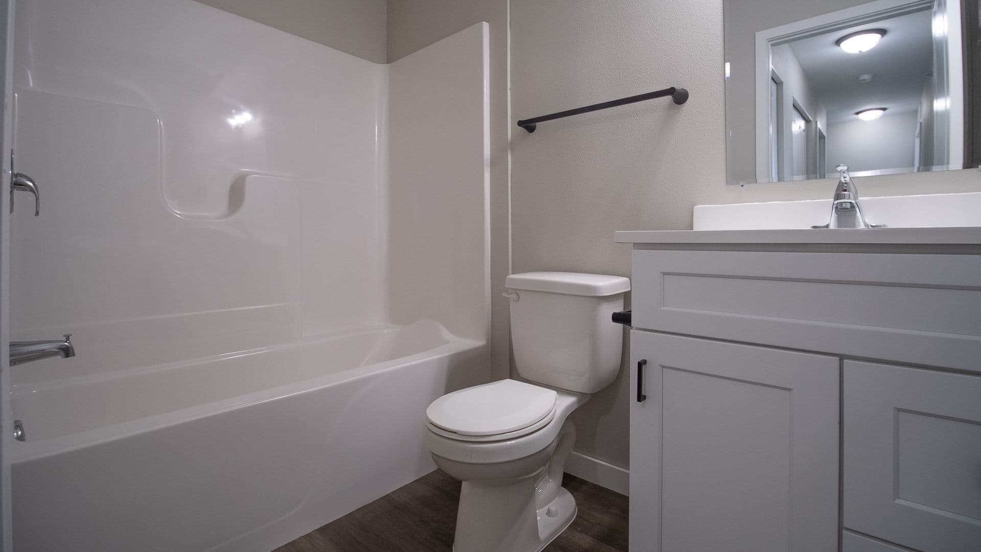 Kasson Apartment: 513-1303 15th Street NW