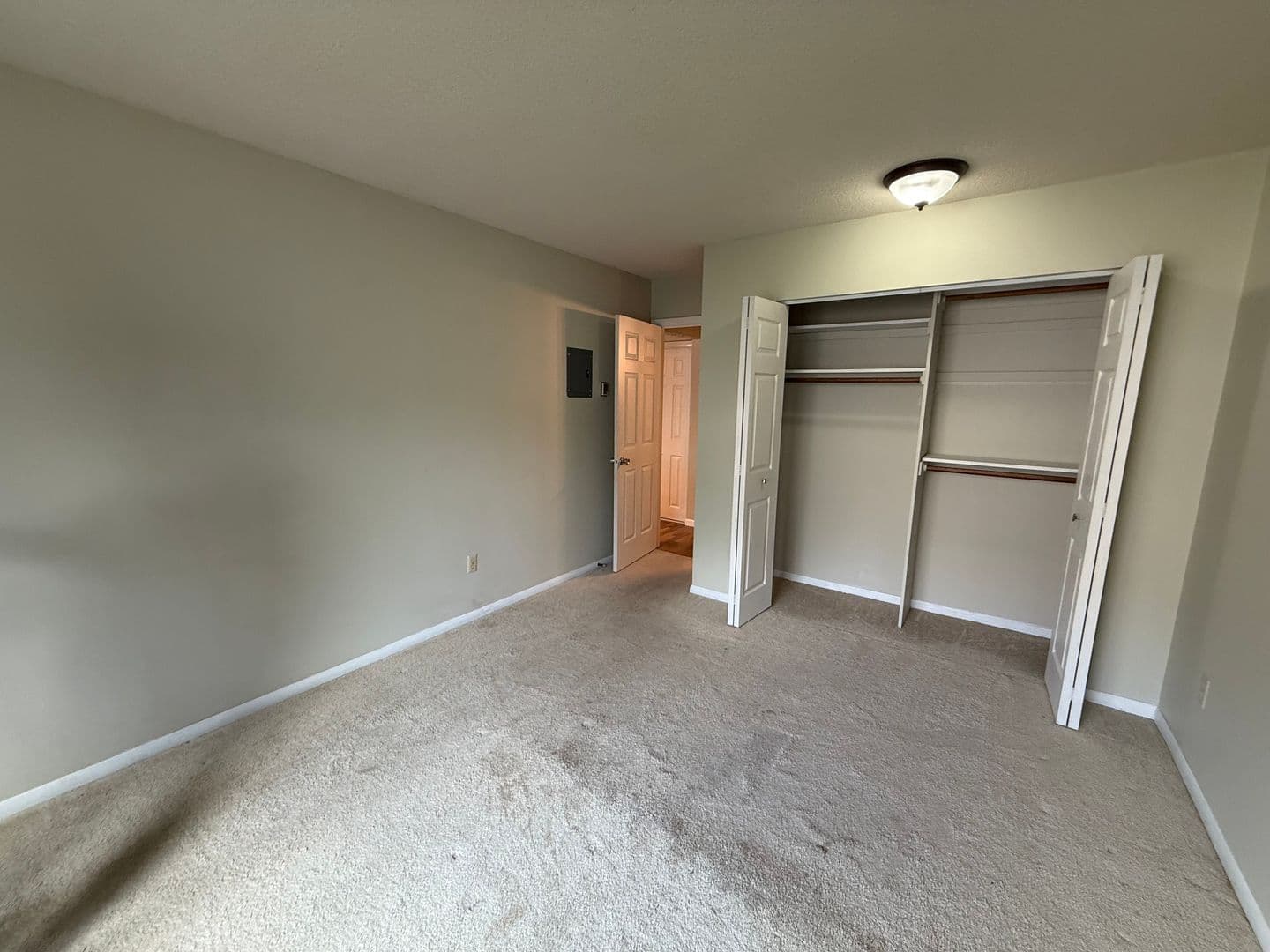 Rochester House: 535 19th St NW #36