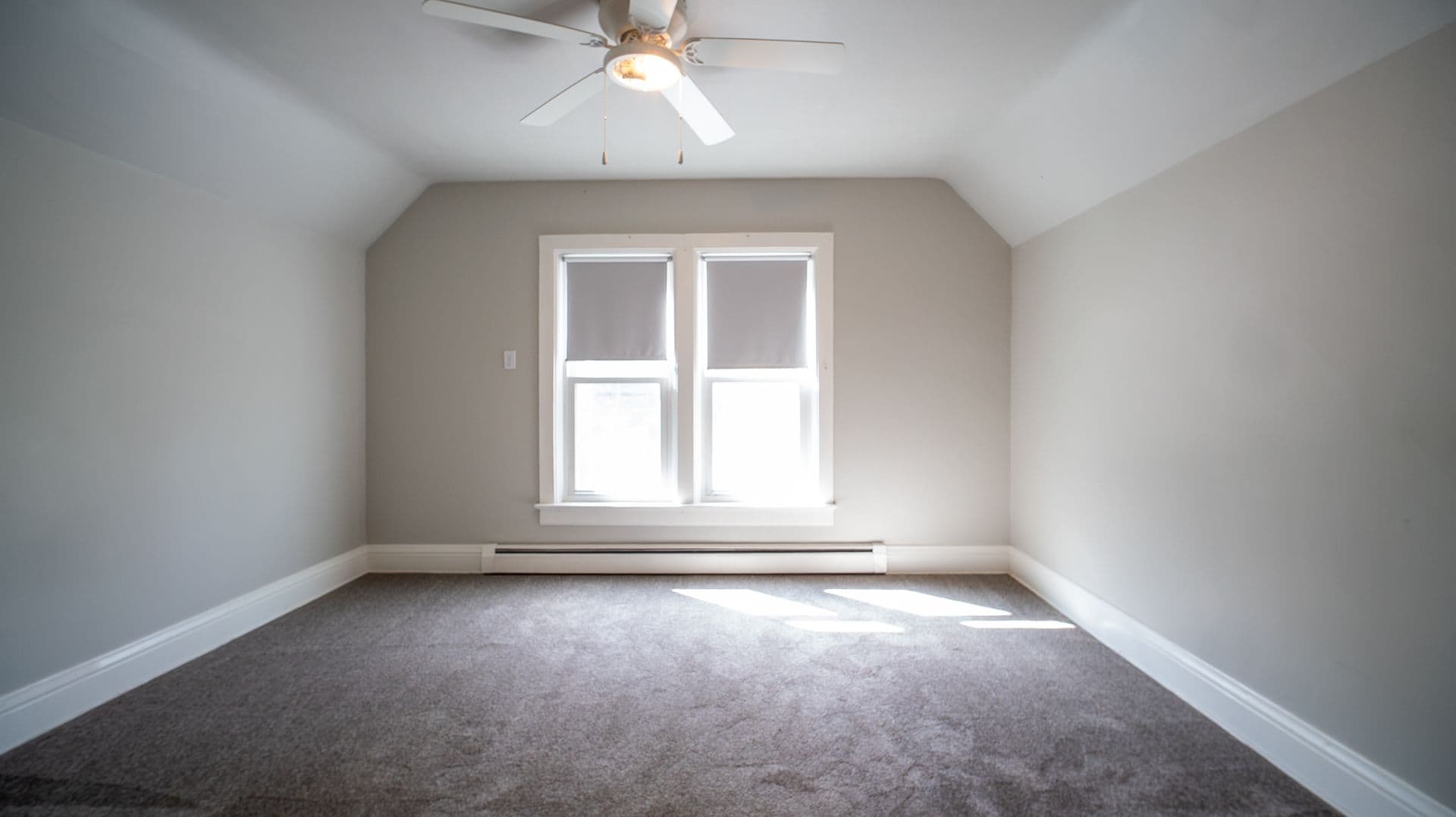 Stewartville House: 652 Hwy 63 S