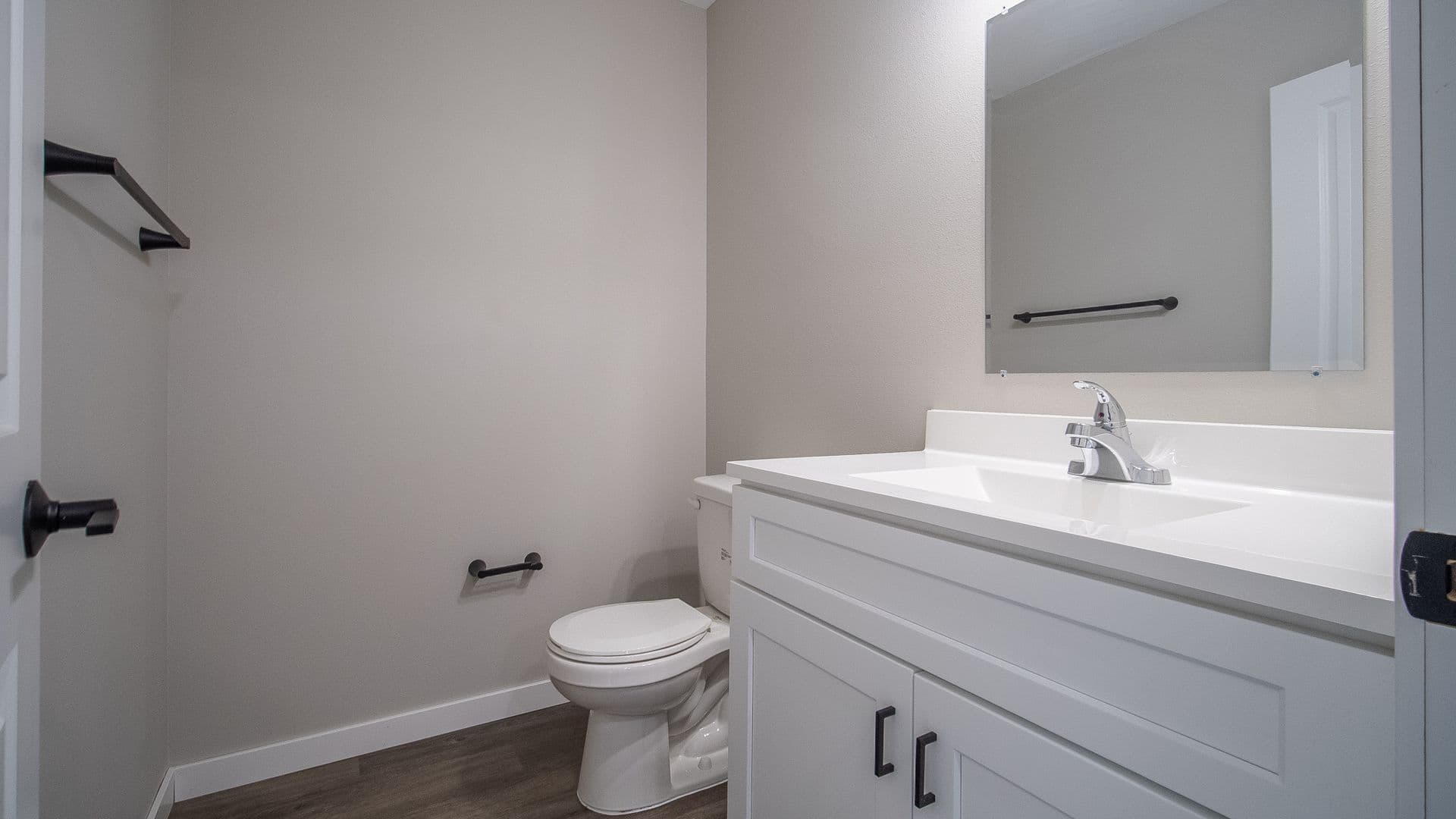 Kasson Apartment: 513-1303 15th Street NW