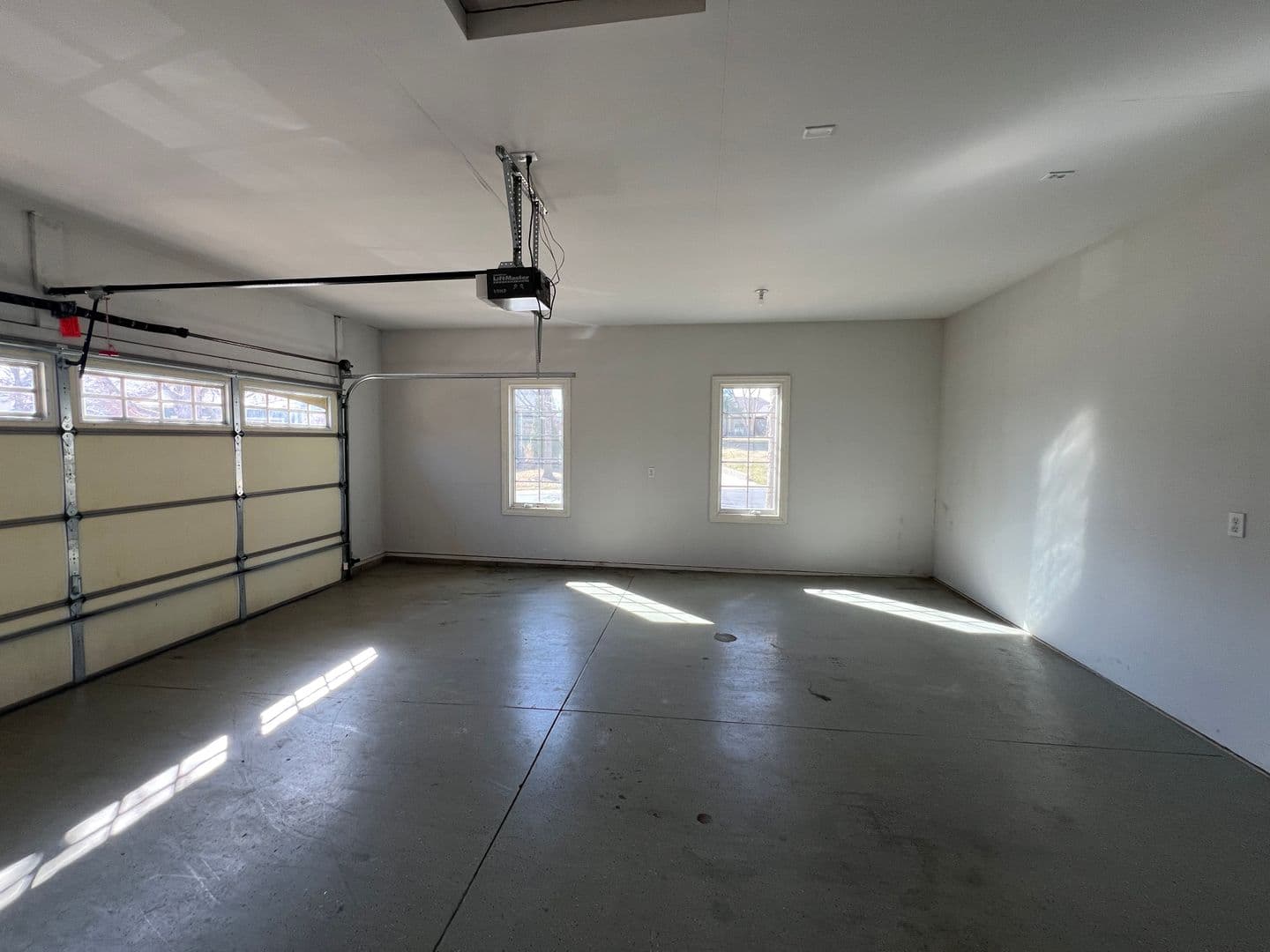 Rochester House: 694 Panorama Cir NW