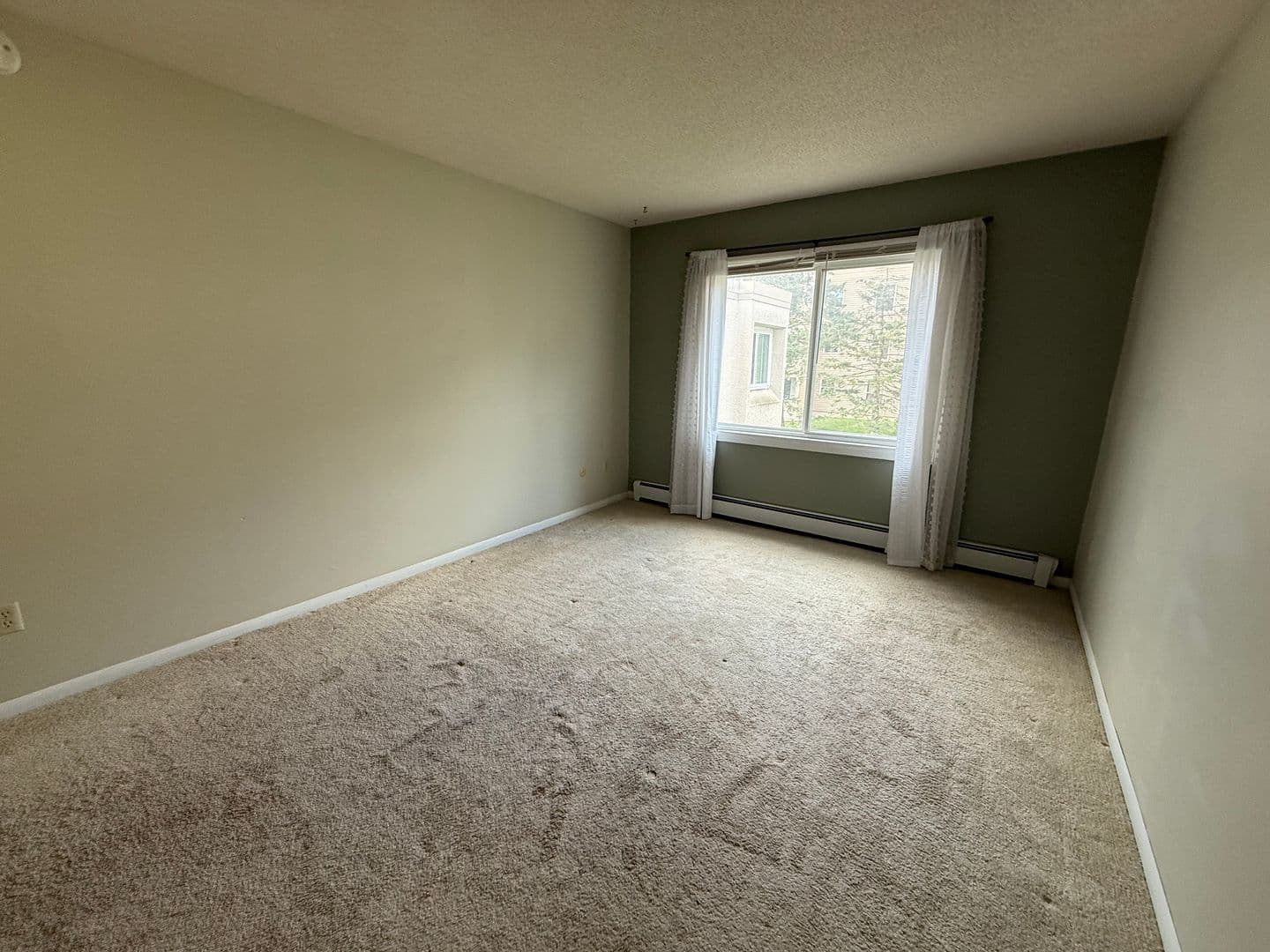 Rochester House: 535 19th St NW #36