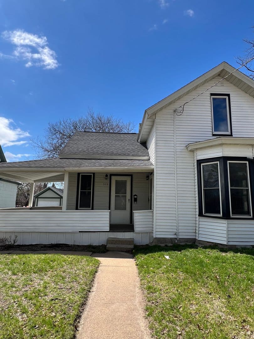 Rochester Apartment: 313 7th Ave SE
