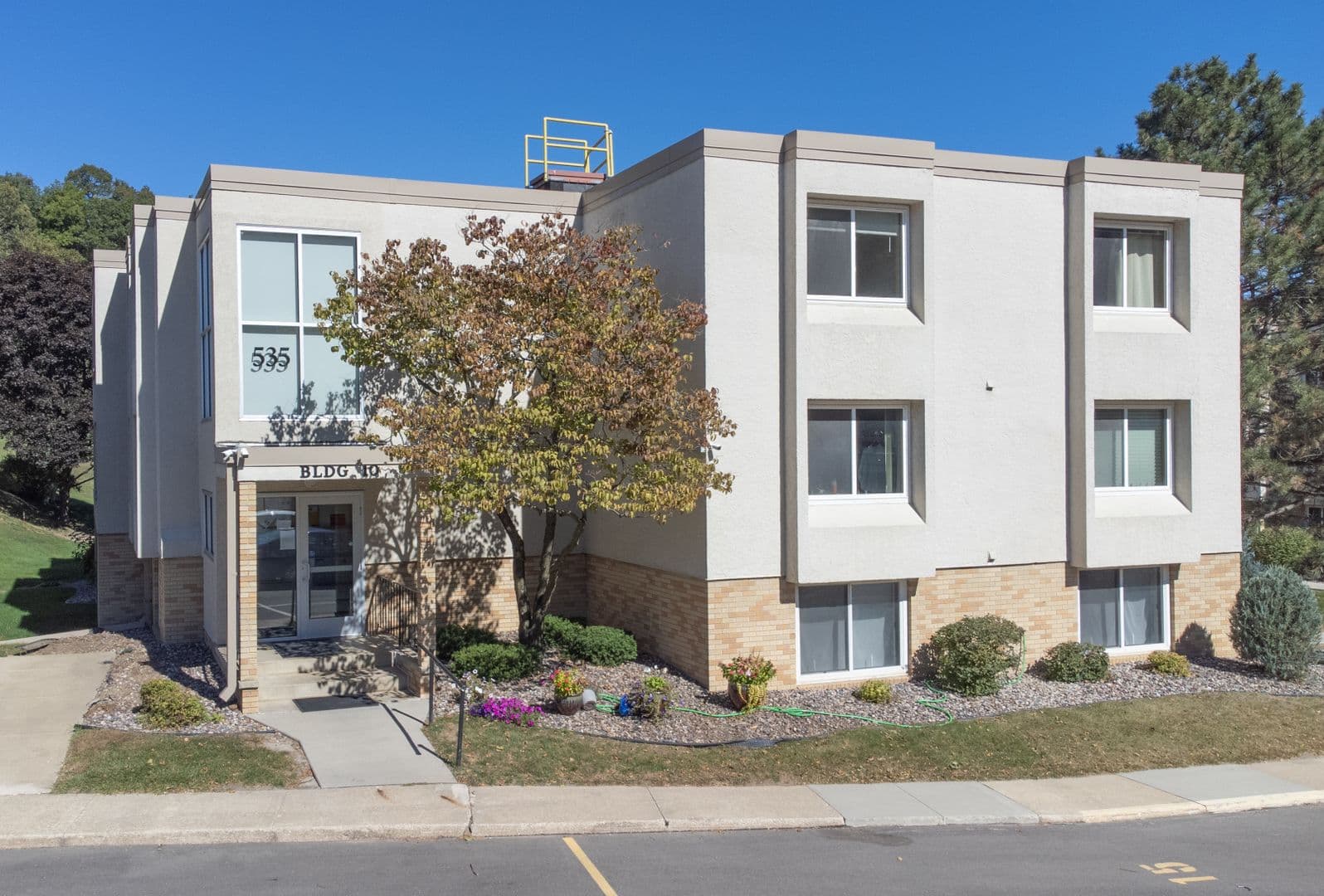 Rochester House: 535 19th St NW #36