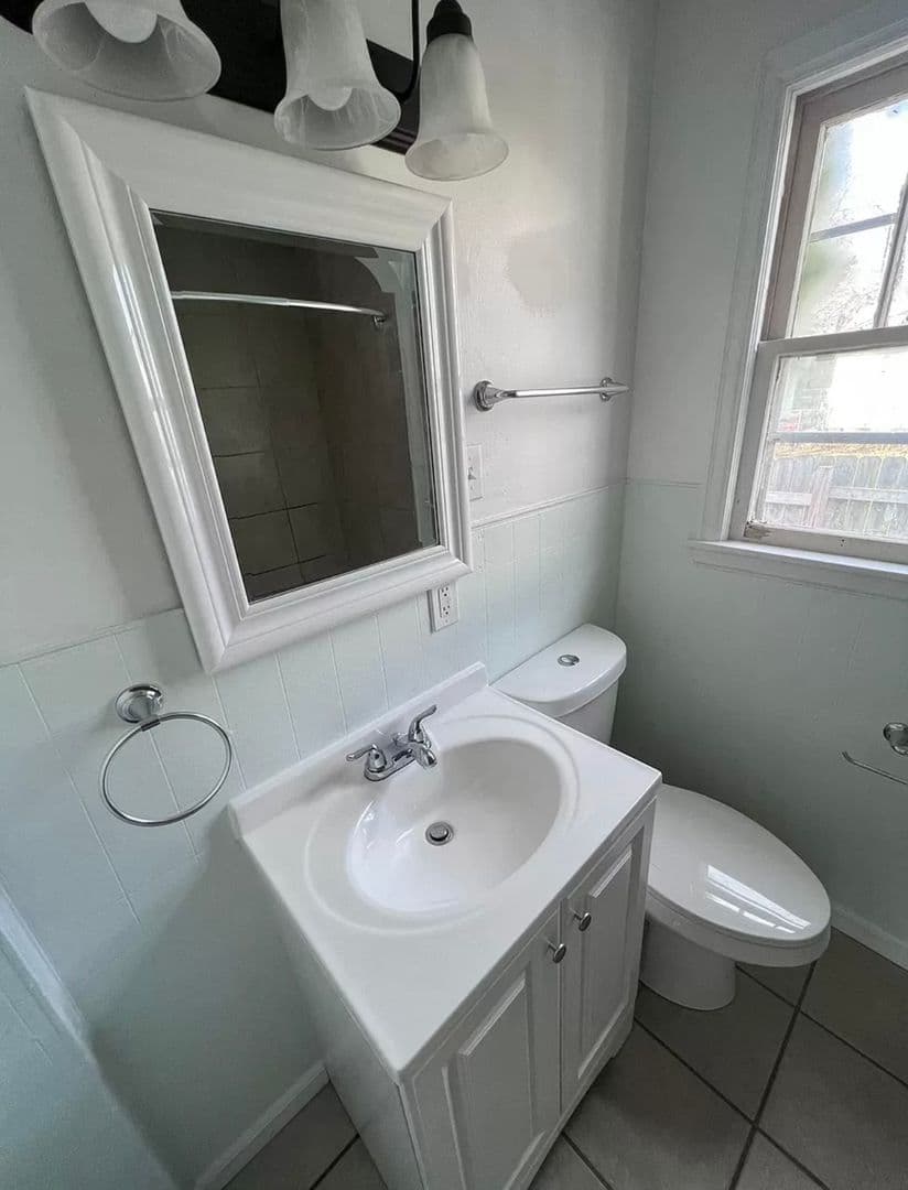 Rochester House: 617 12th St SE