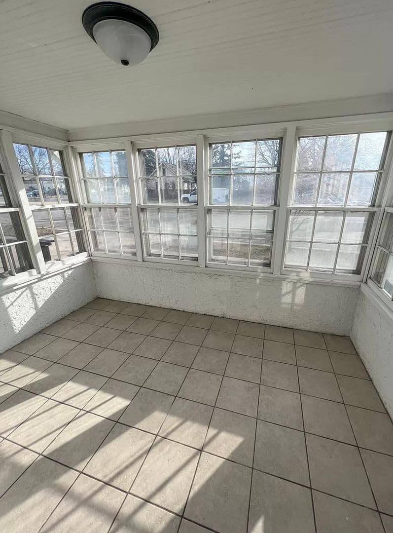 Rochester House: 617 12th St SE