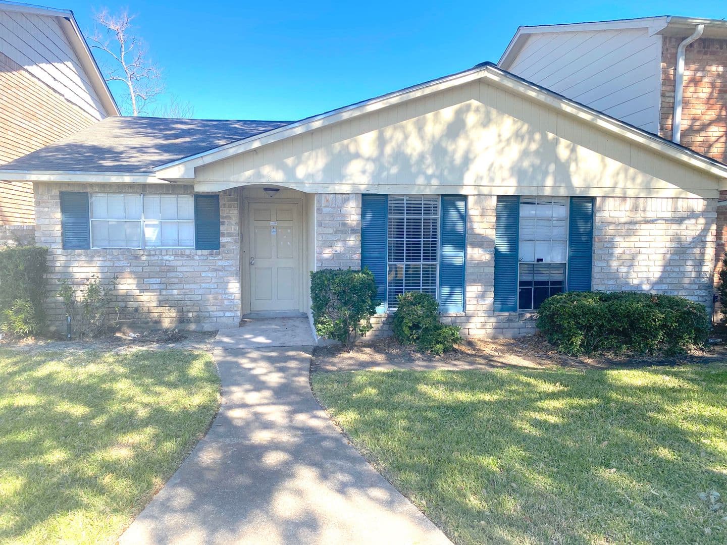 HOUSTON Townhome: 6620 WESTWICK DR.