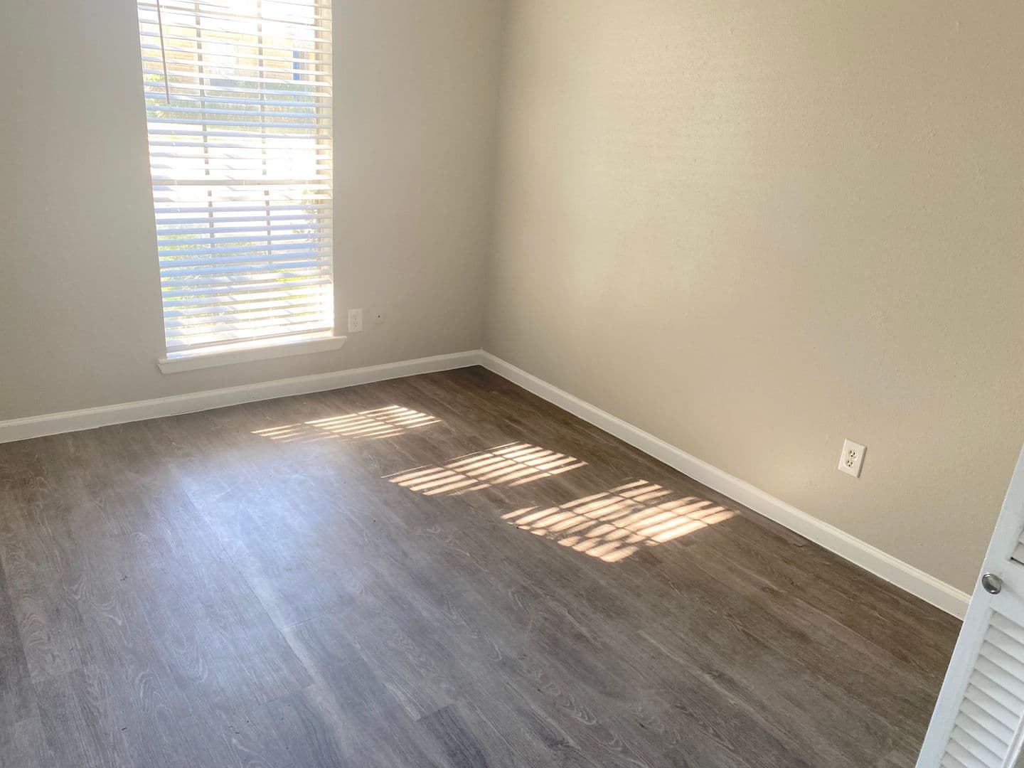 HOUSTON Townhome: 6620 WESTWICK DR.