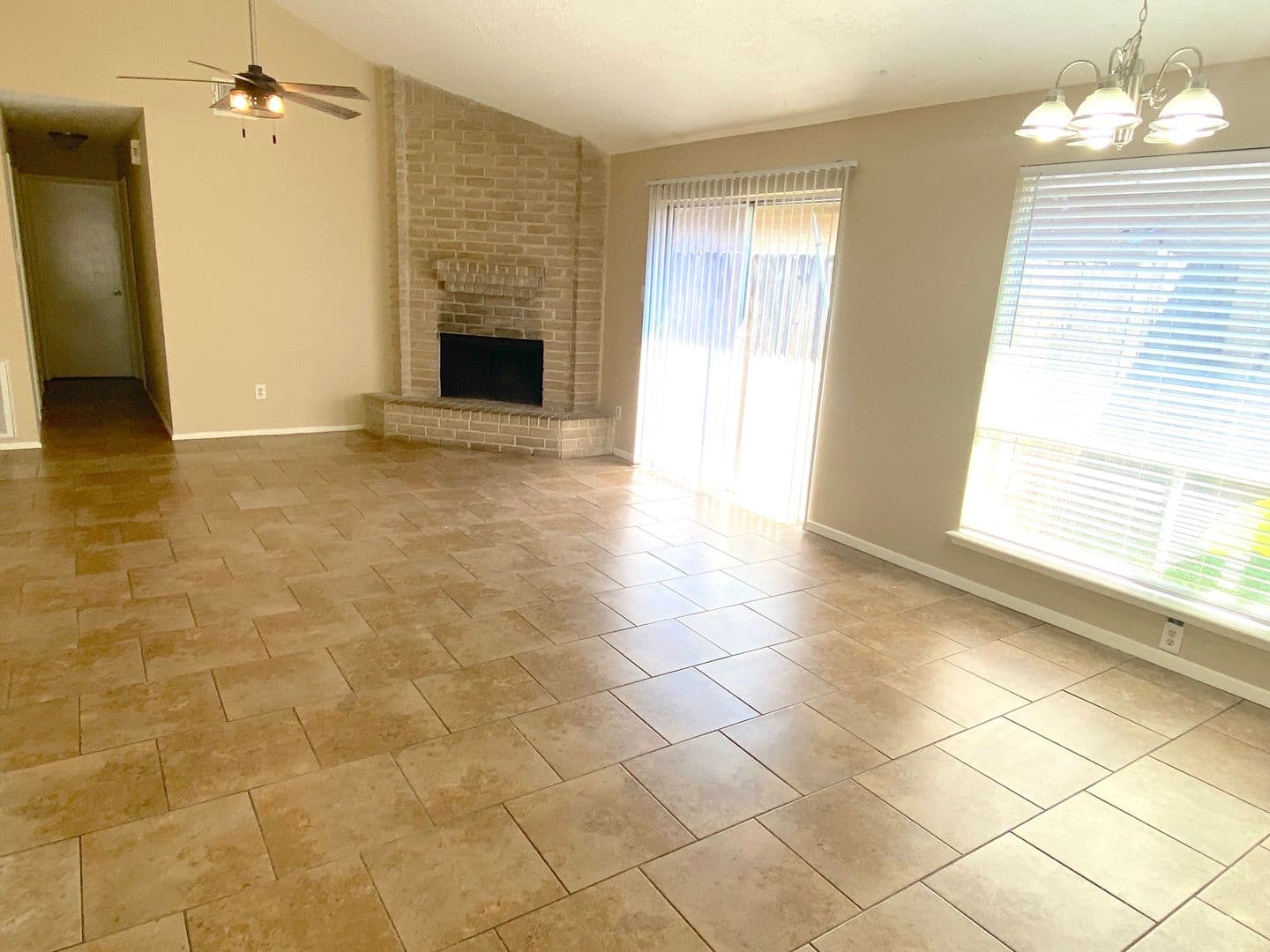 HOUSTON House: 5259 BEAVERBROOK Dr
