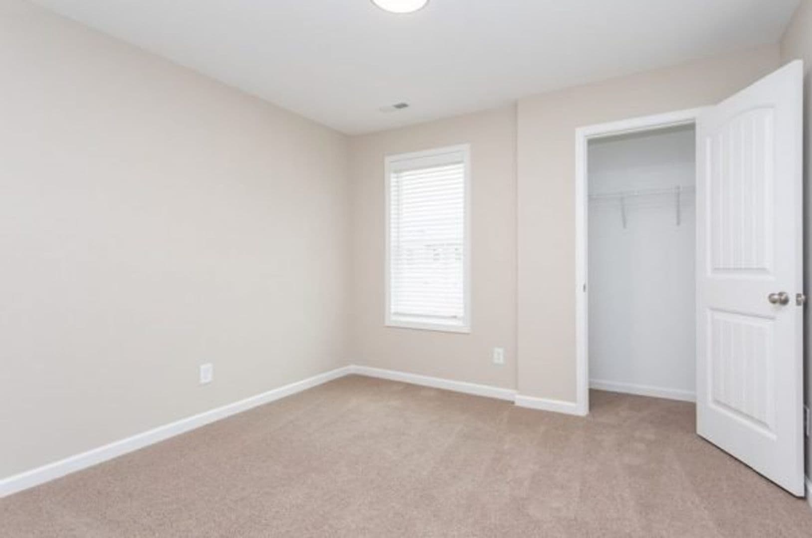 FAYETTEVILLE Apartment: 5346 GREYSTOKE PLACE