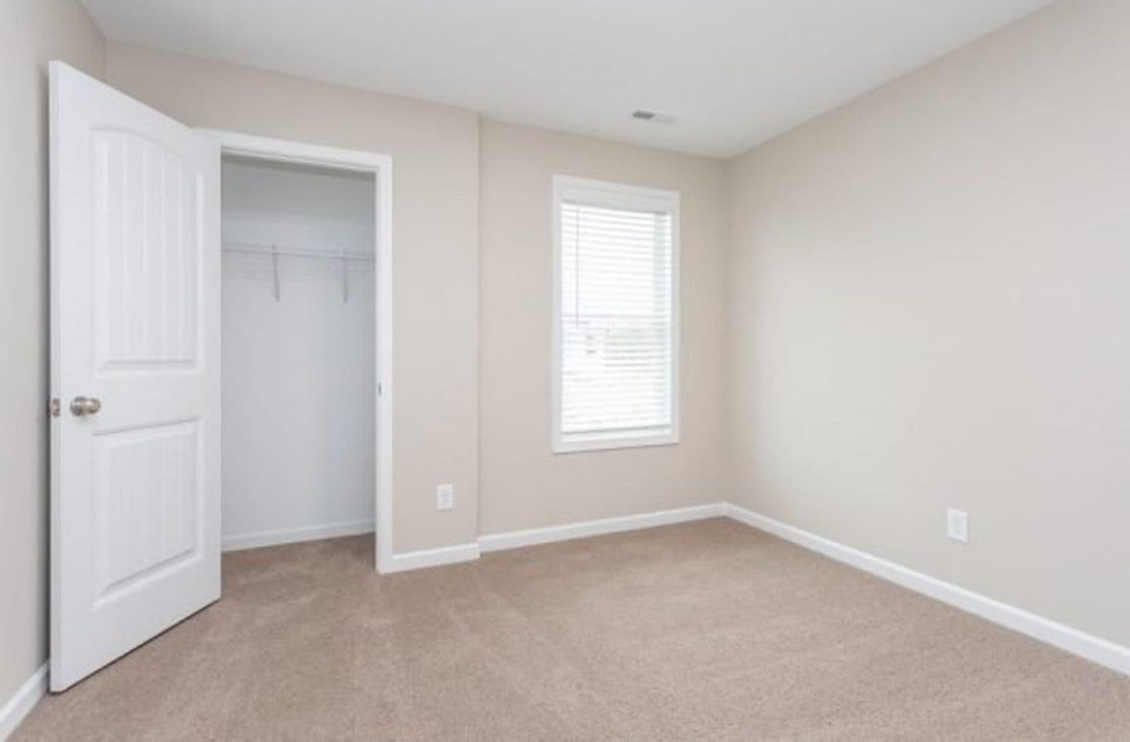 FAYETTEVILLE Apartment: 5346 GREYSTOKE PLACE