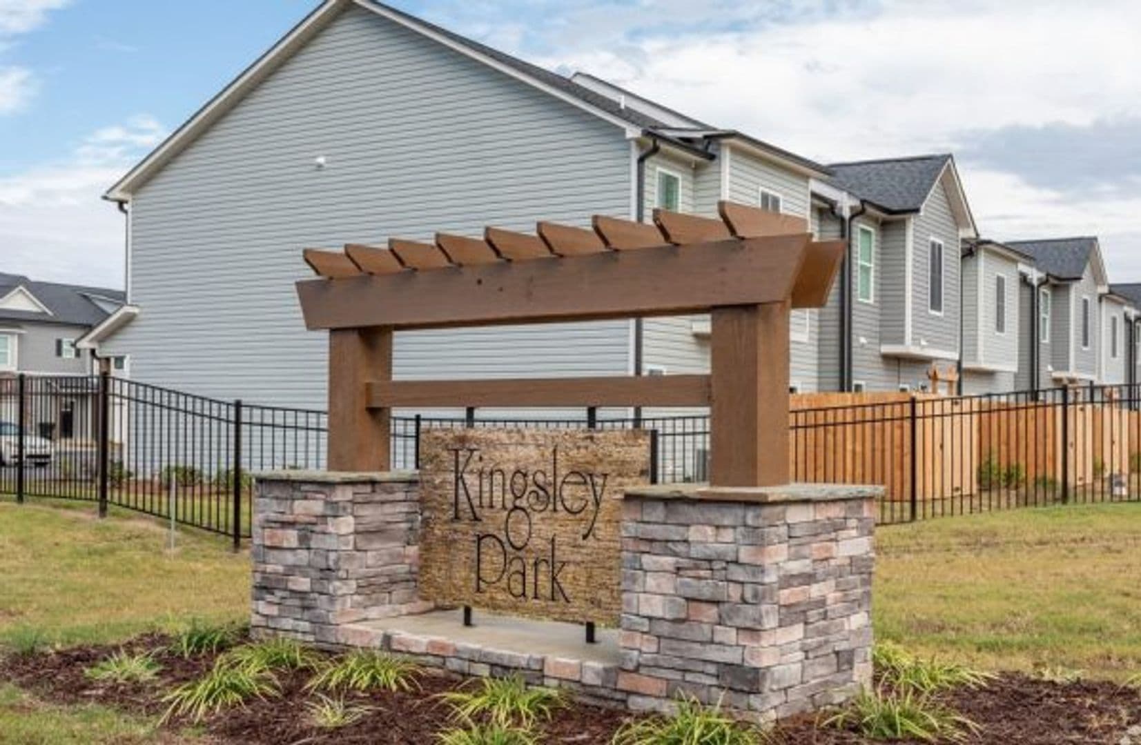 FAYETTEVILLE Apartment: 5346 GREYSTOKE PLACE