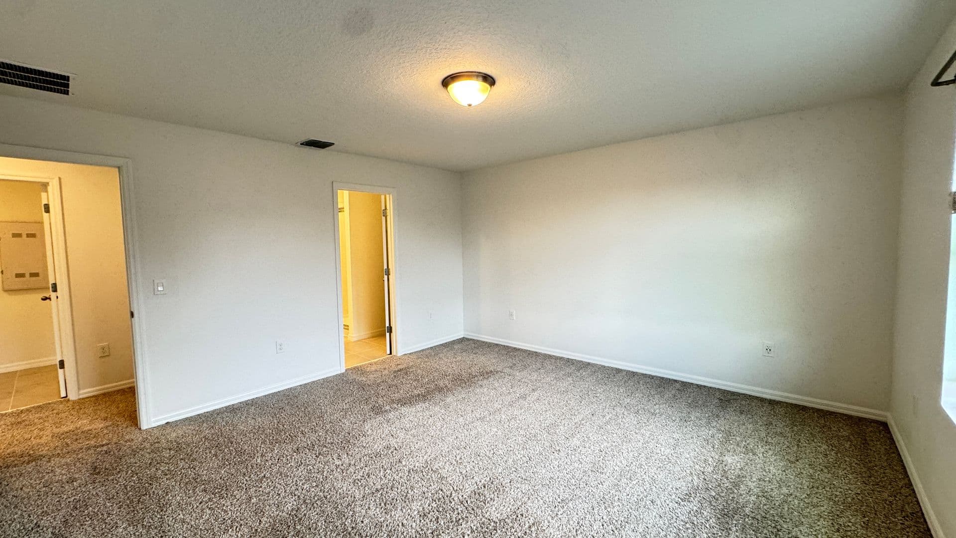 Davenport House: 2401 White Tail St