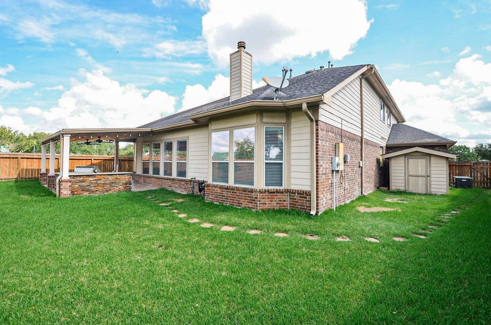 Richmond House: 21415 Sierra Bend Dr
