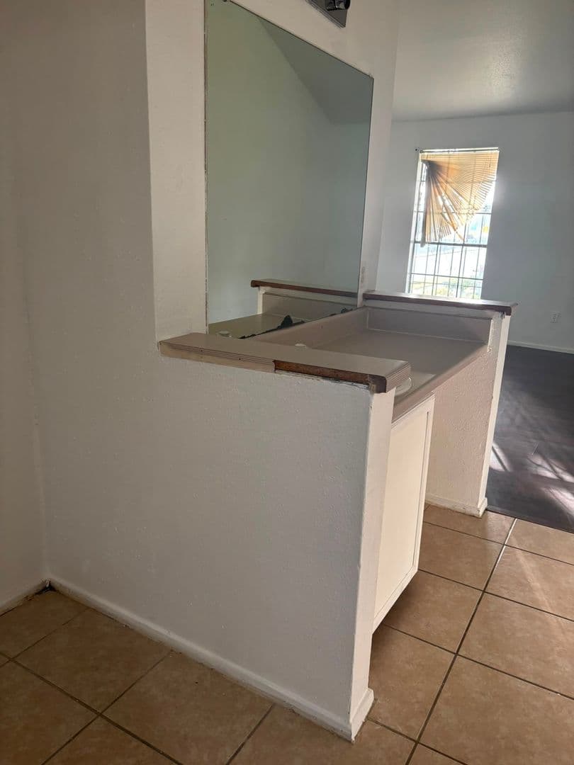 Houston House: 12668 Windsor Village Dr
