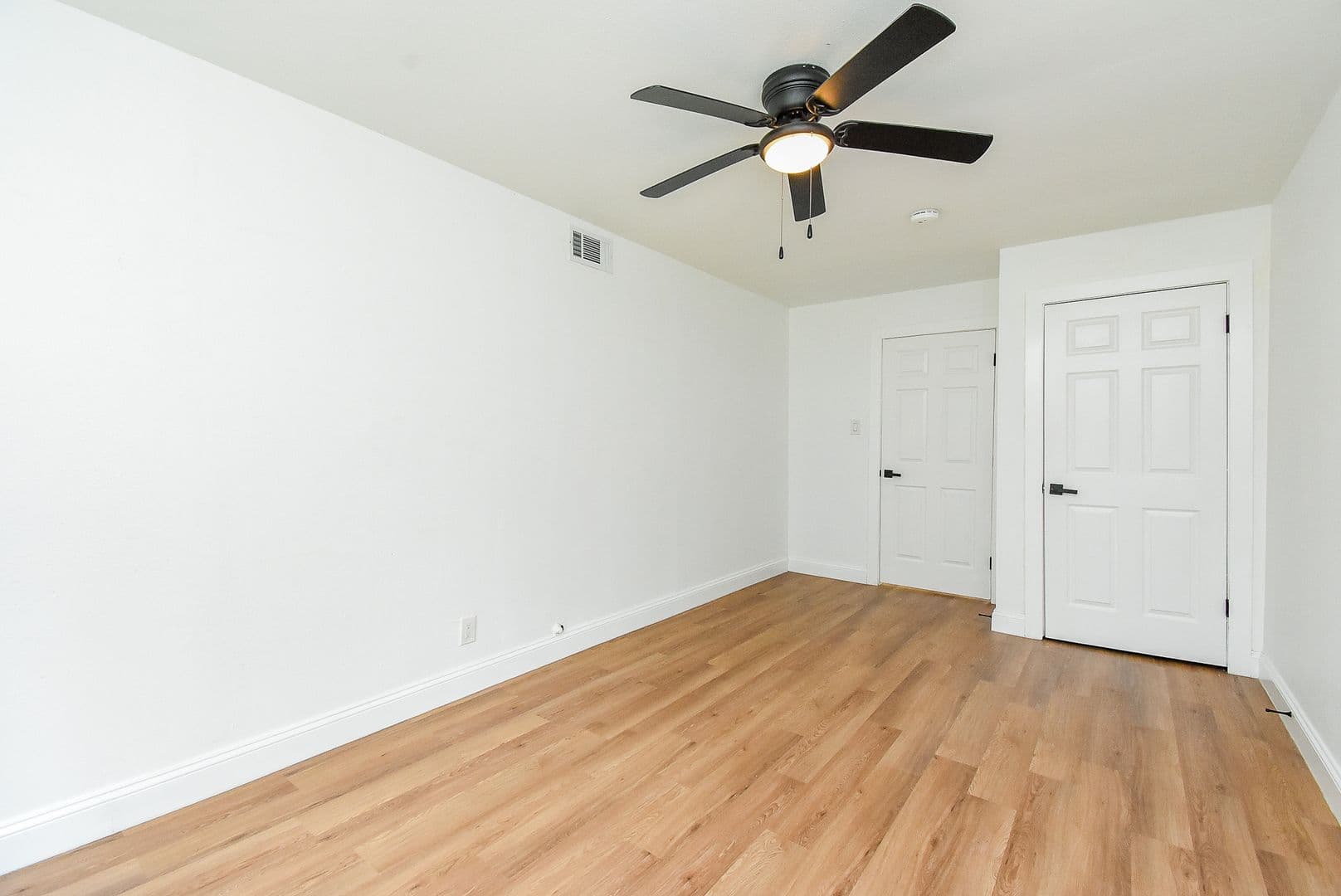 Houston House: 5019 Stillbrooke Dr