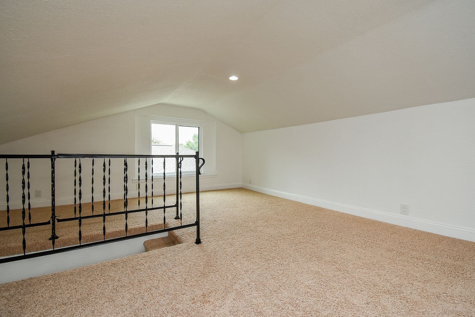 Houston House: 5019 Stillbrooke Dr