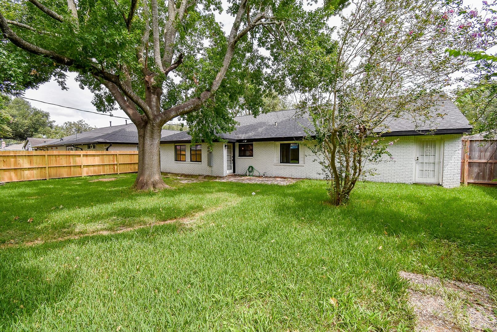 Houston House: 5019 Stillbrooke Dr
