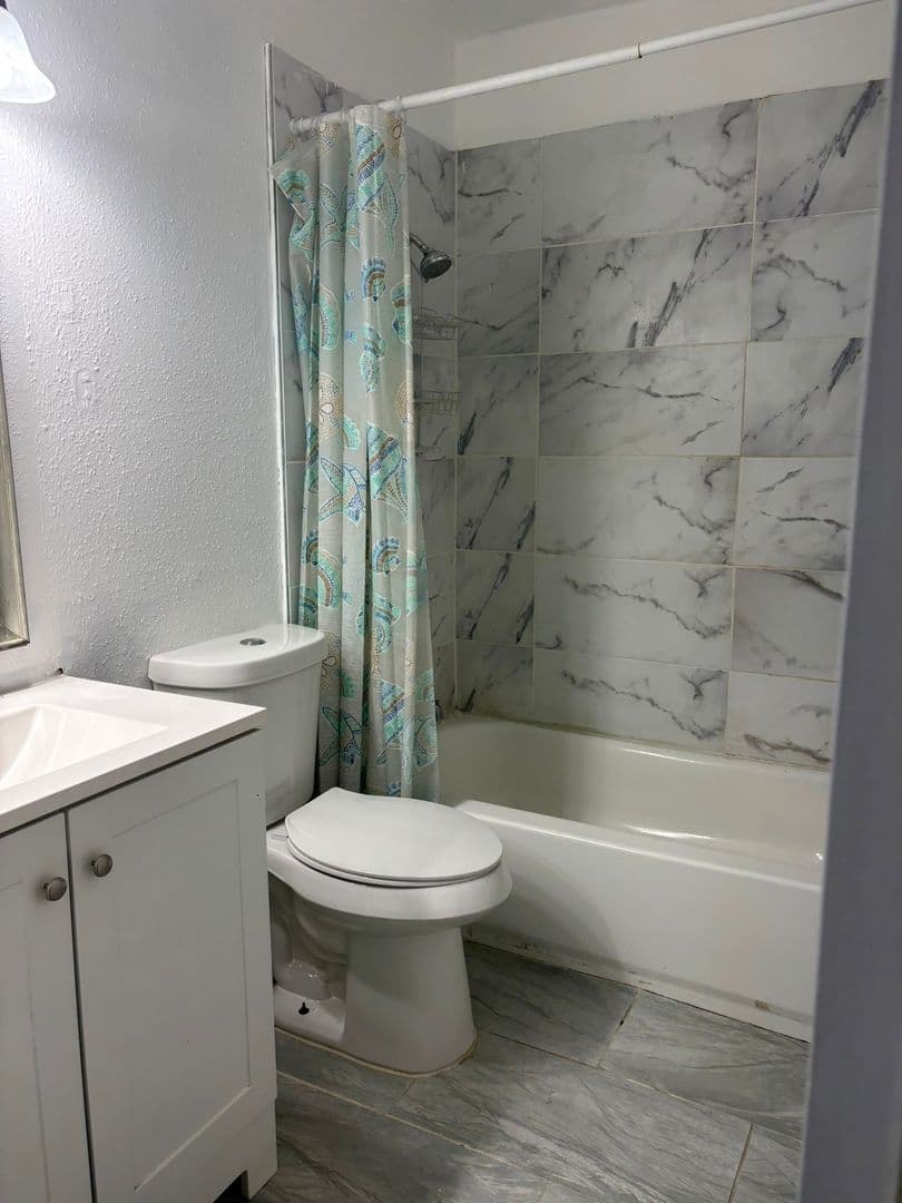 Houston House: 12668 Windsor Village Dr