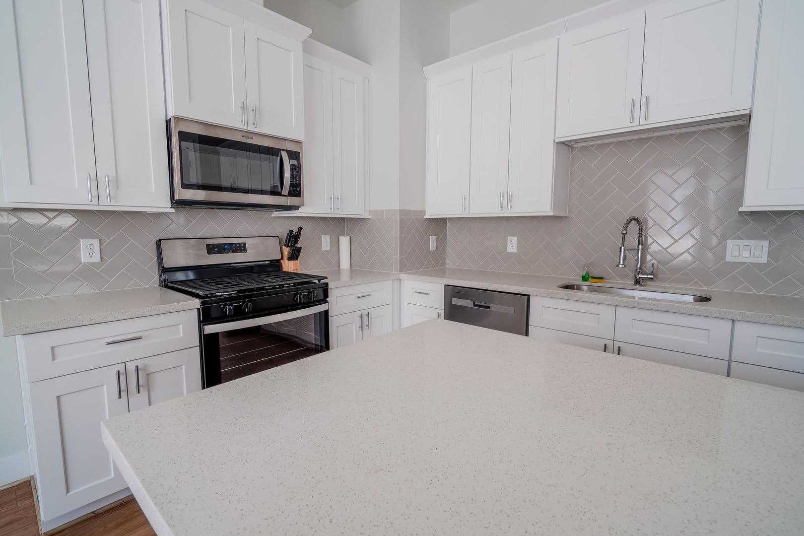 Houston House: 615 Northew St Unit K