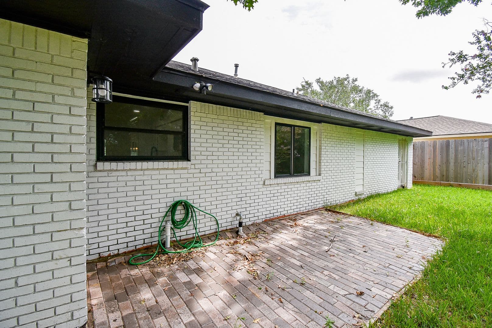 Houston House: 5019 Stillbrooke Dr