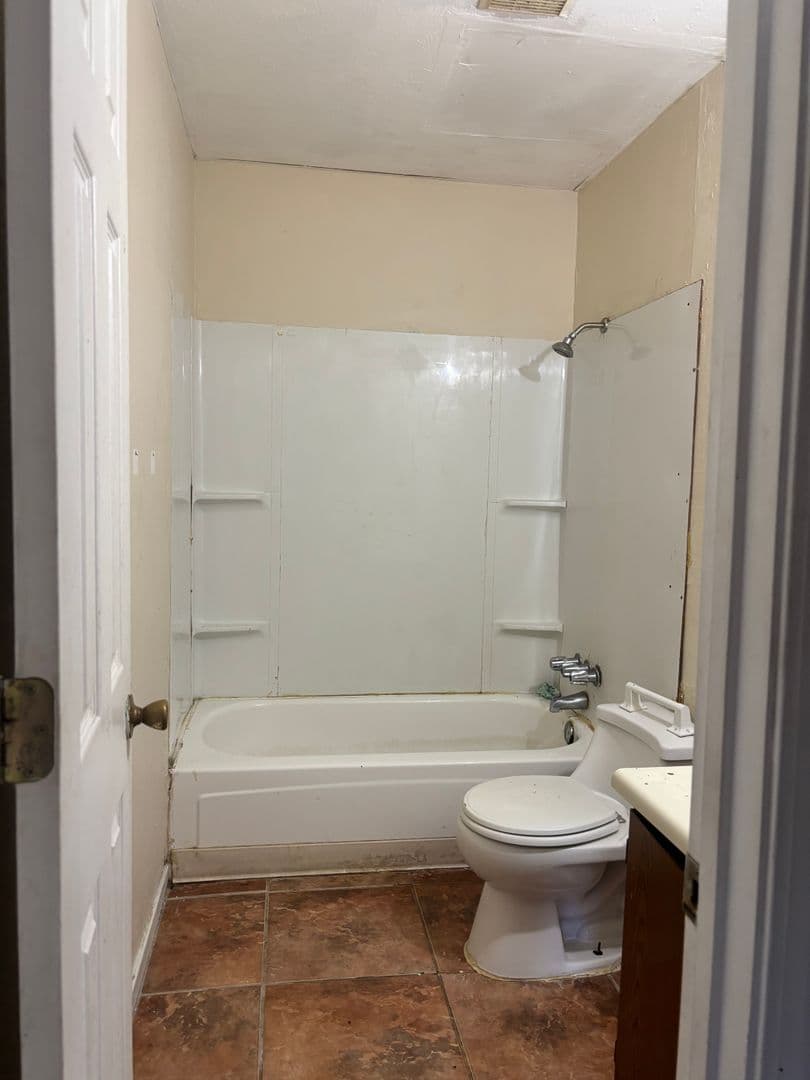 Jackson Apartment: 4345 W. Capitol Street