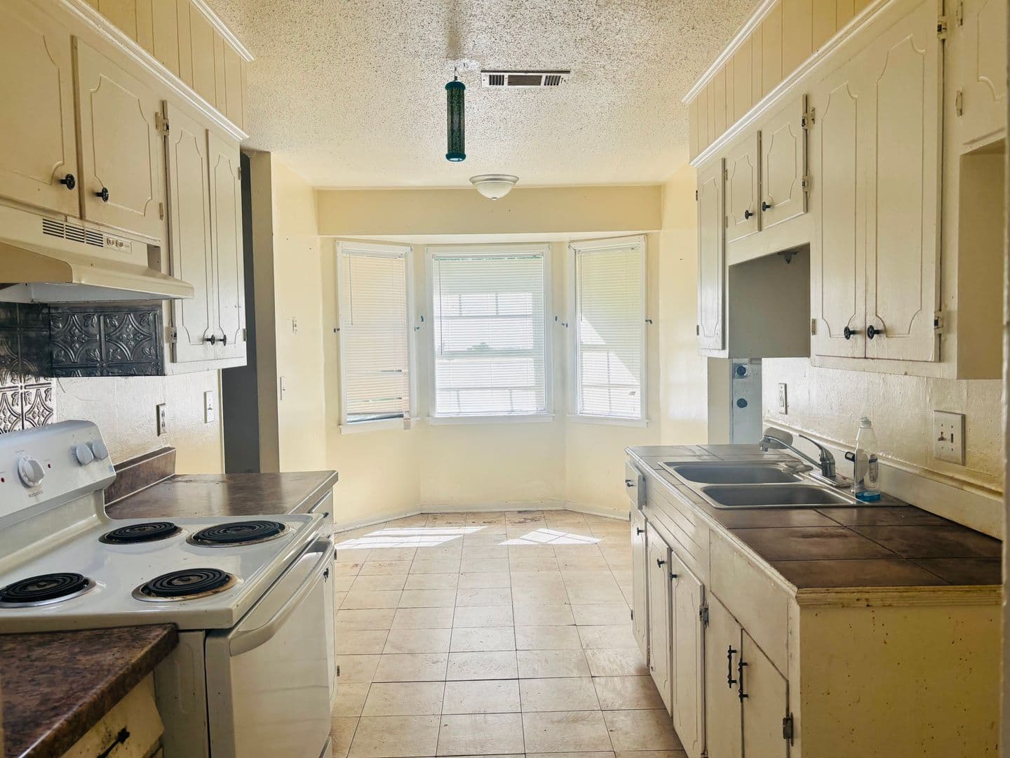 Jackson House: 634 Pine Lane