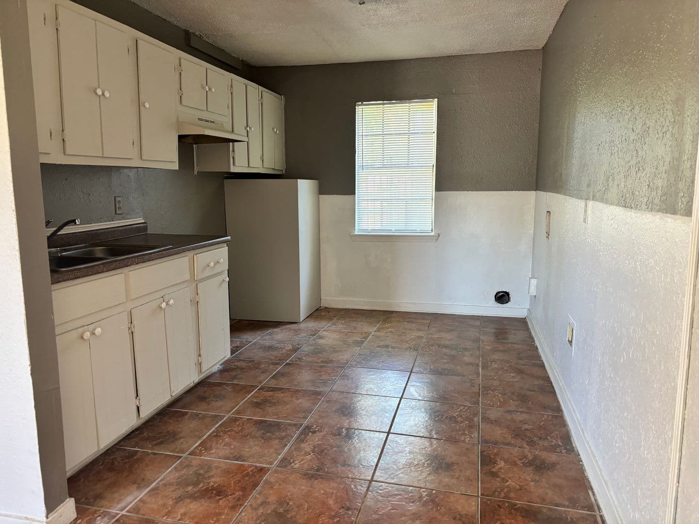 Jackson Apartment: 4345 W. Capitol Street
