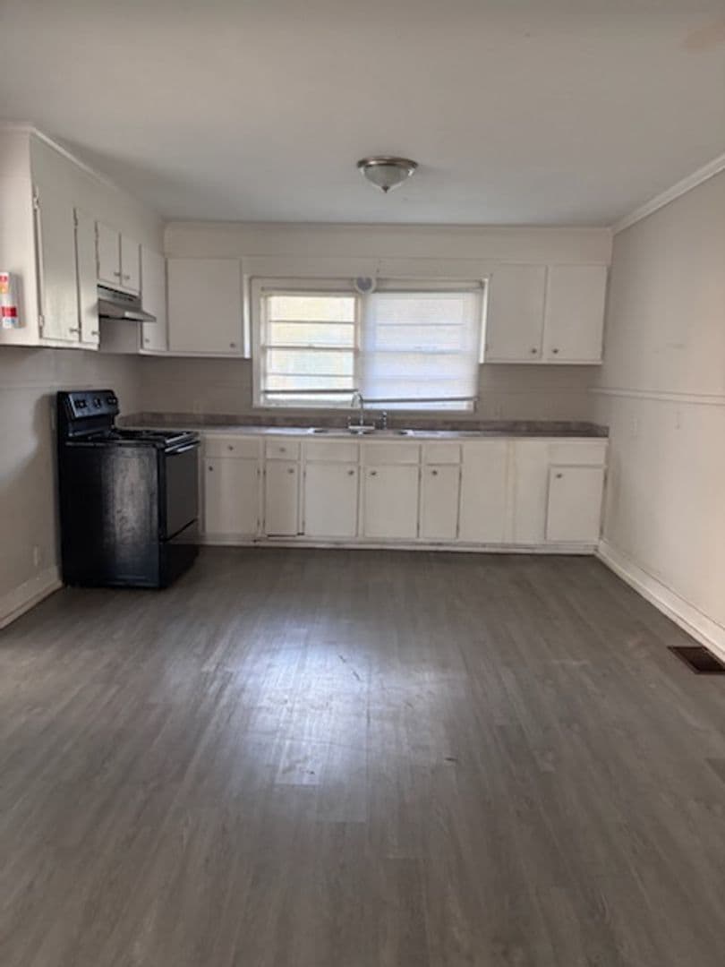 Jackson House: 3230 Rosemary Avenue