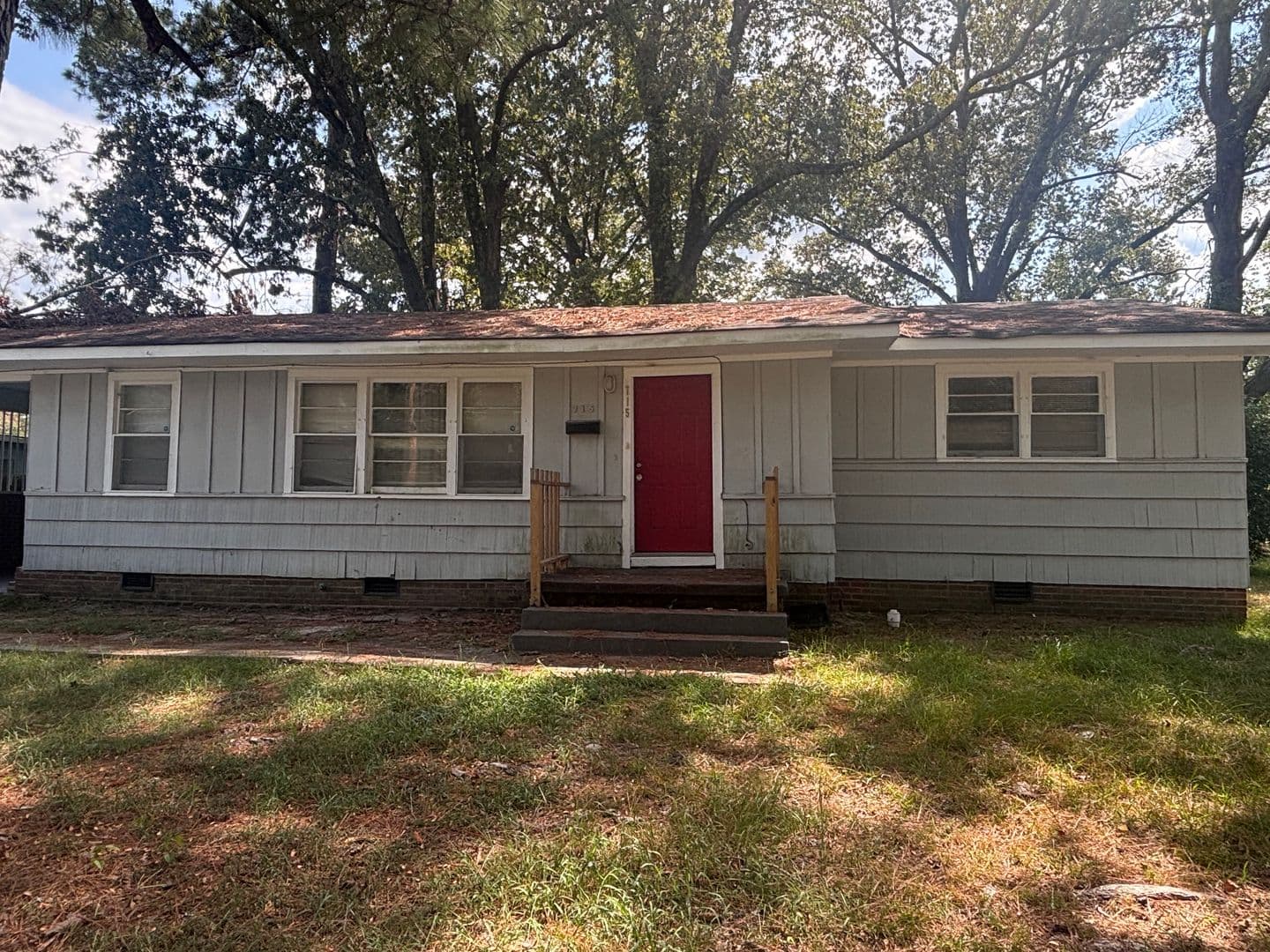 Jackson House: 715 Montclair Place