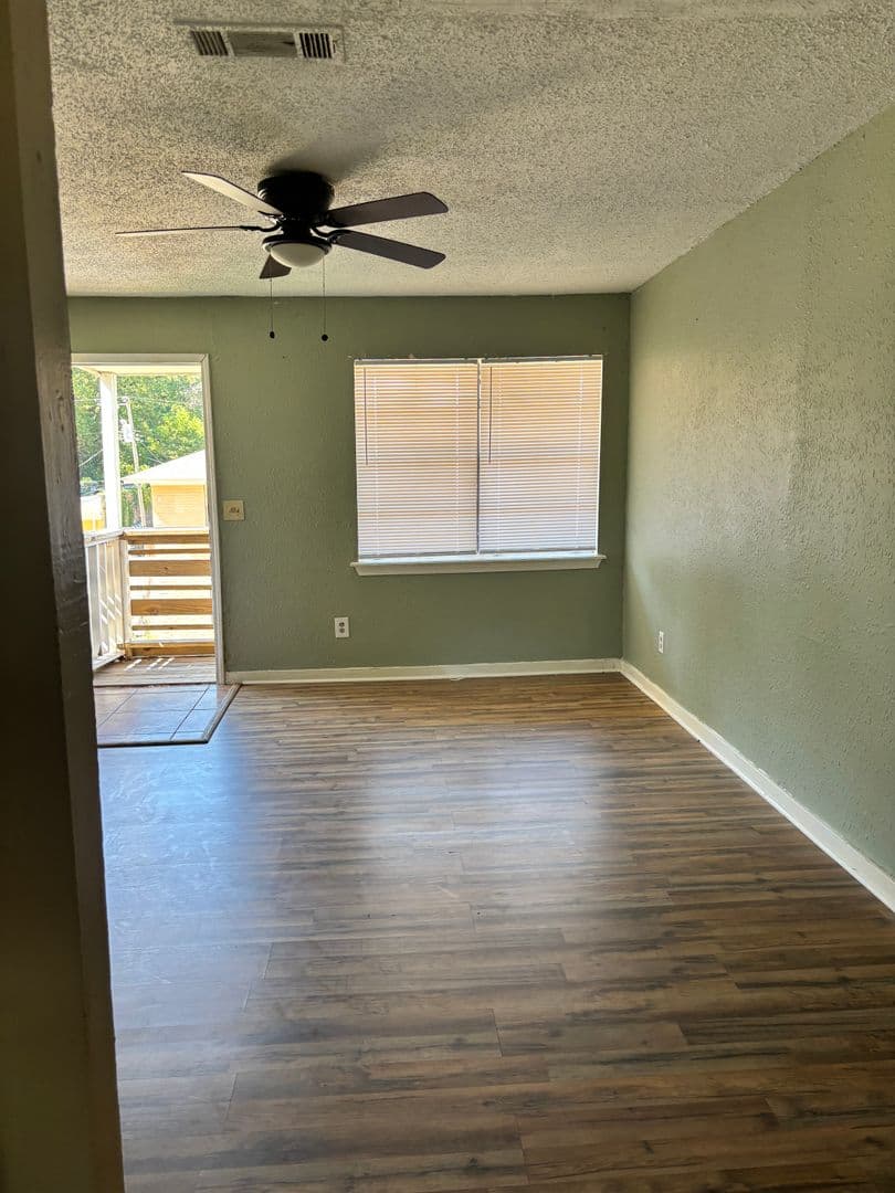 Jackson Apartment: 4345 W. Capitol Street