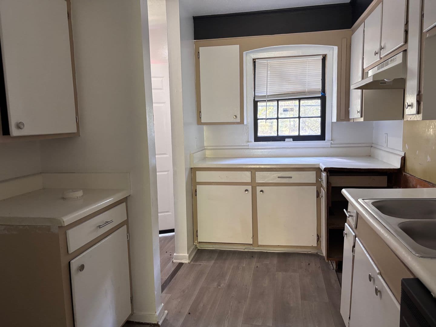 Jackson House: 2136 East Drive