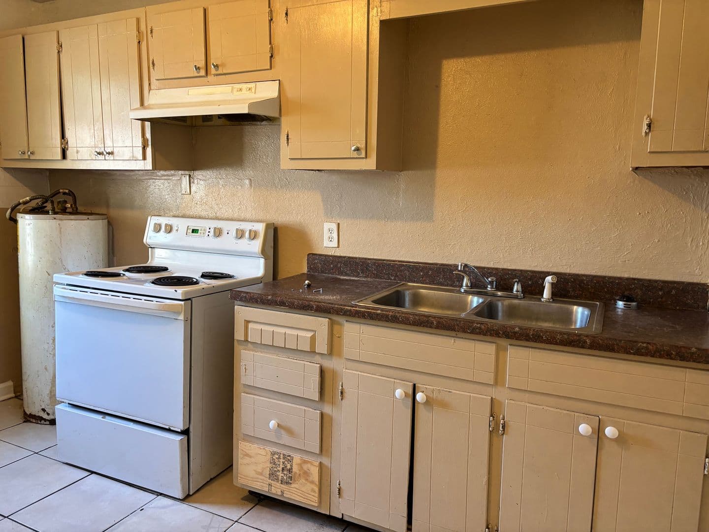 Jackson Apartment: 4345 W. Capitol Street