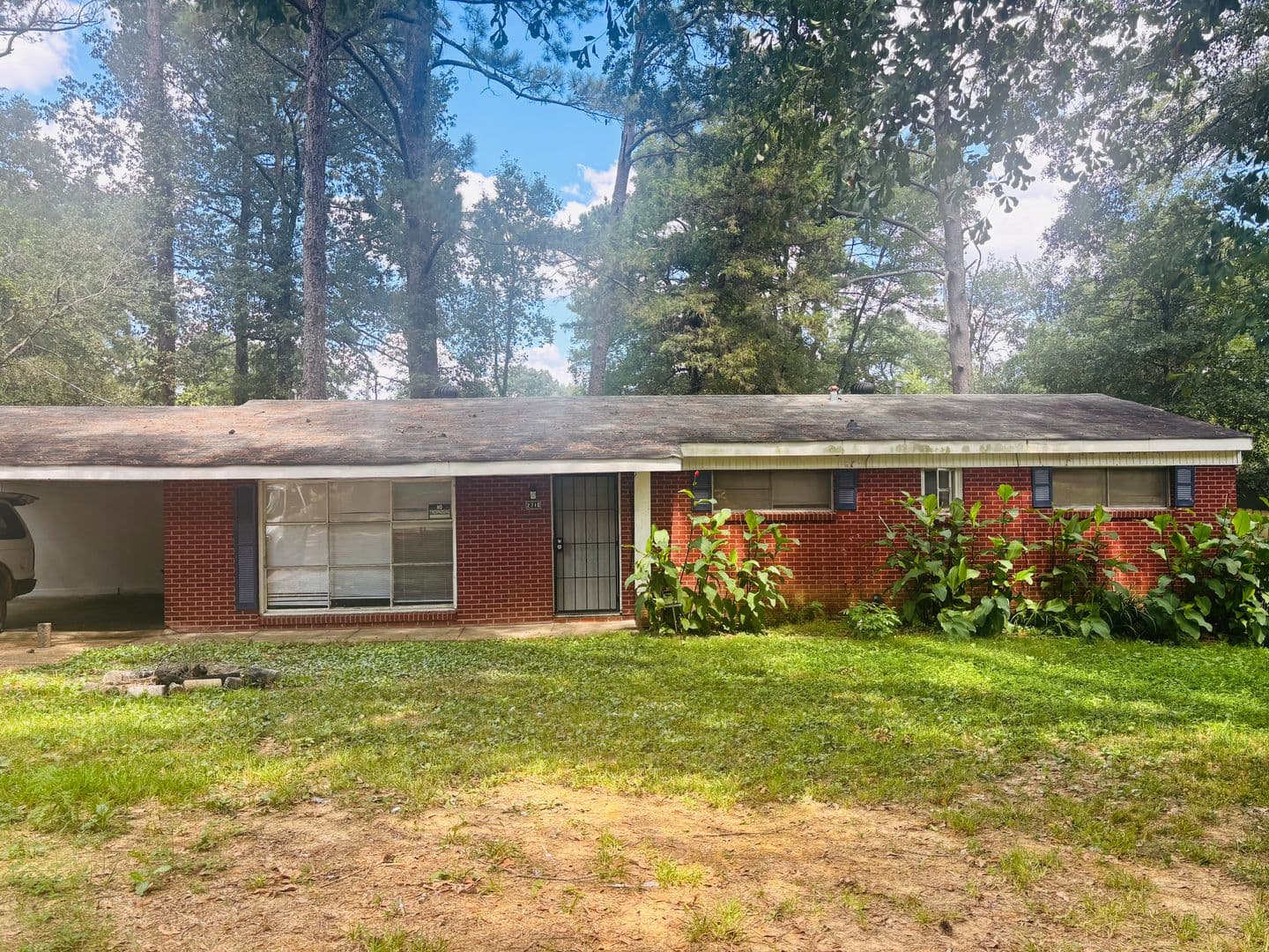 Jackson House: 2710 East Benwood Drive