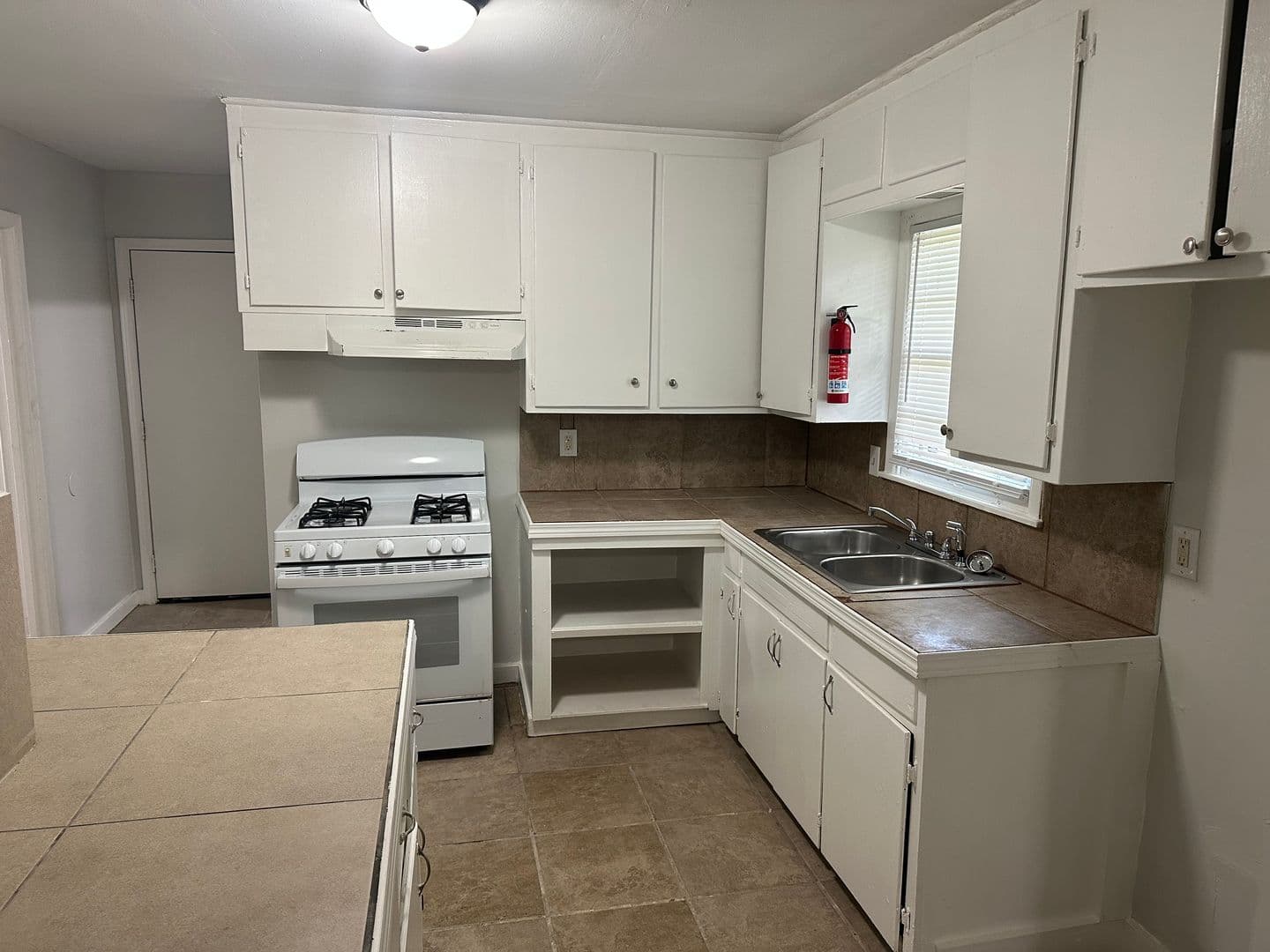 Jackson House: 2748 Woodside Drive